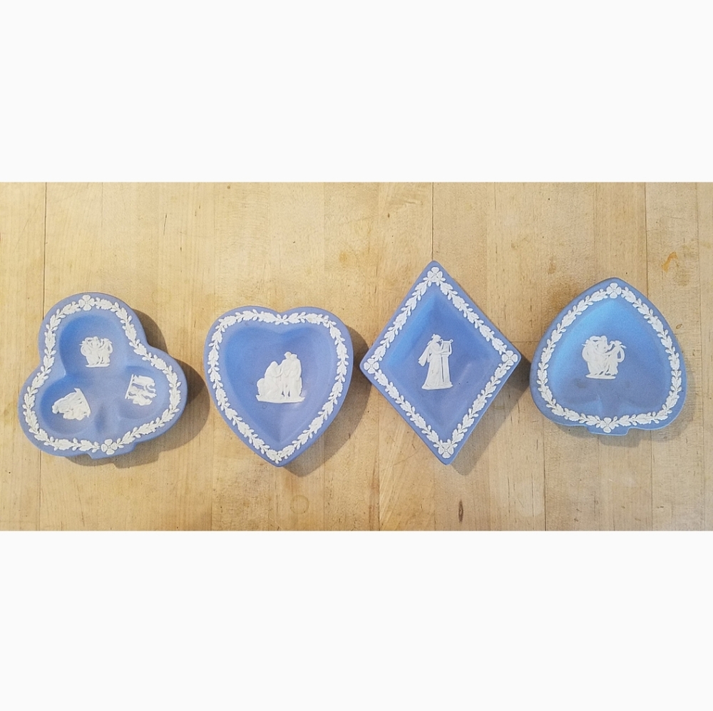 Vintage Blue Wedgewood Bridge/Card Suite Set